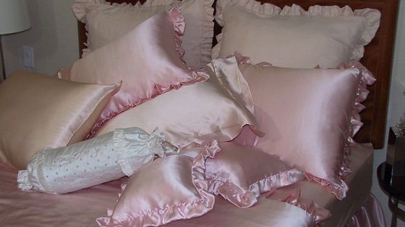 Ruffled silk bedding set